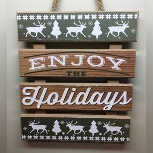 Green and Brown Holiday Wall Sign
